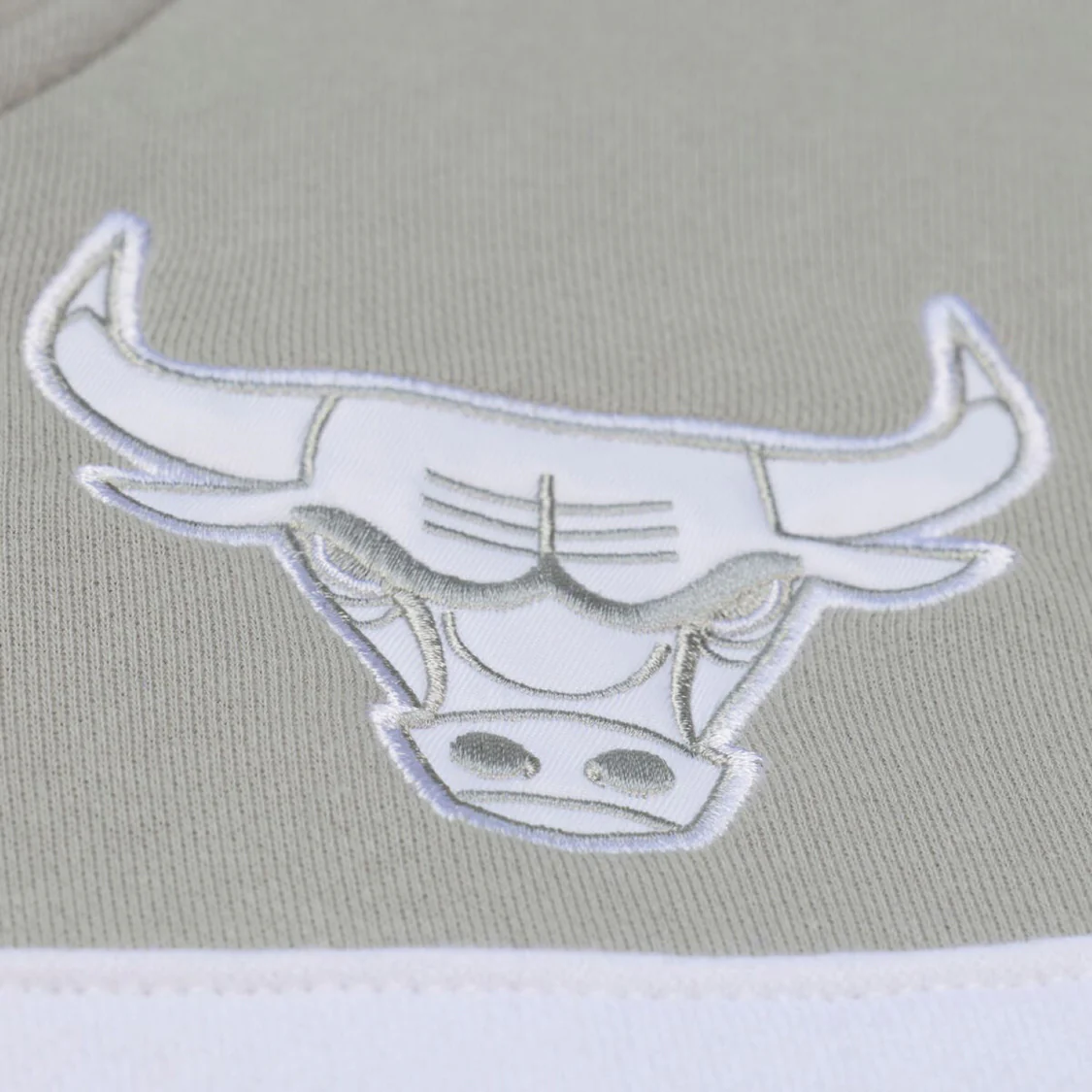 Chicago Bulls Mitchell & Ness Thunderstorm Head Coach Quarter Zip - Image 5